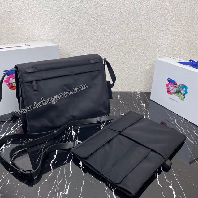 Prada專櫃新款爆款郵差包 1BC2082 普拉達2個包組合成休閒單肩斜挎包手拿包 csp1713